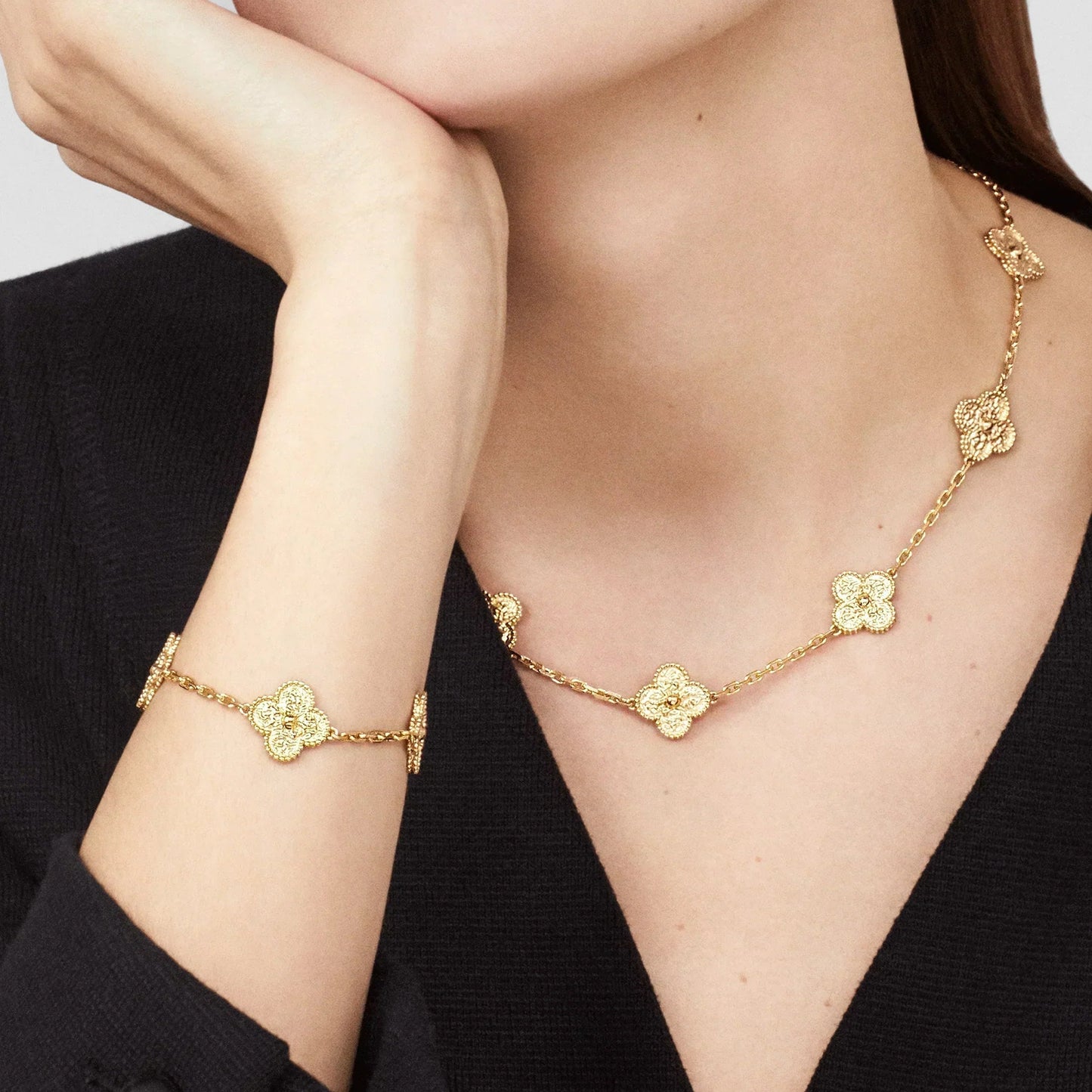 CLOVER | Collier en or à 10 motifs