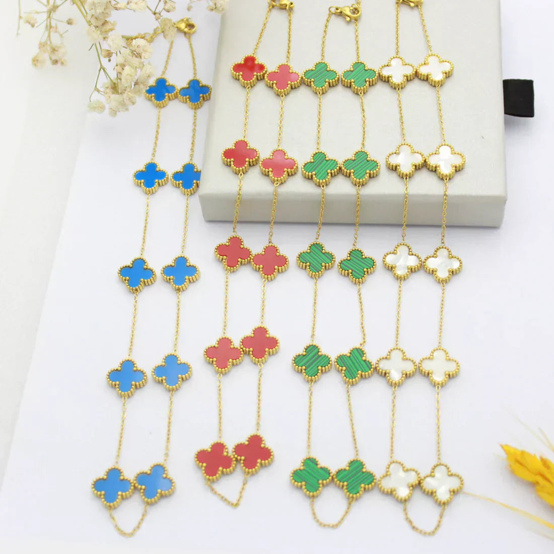 CLOVER | 10 Motive Blaue Halskette