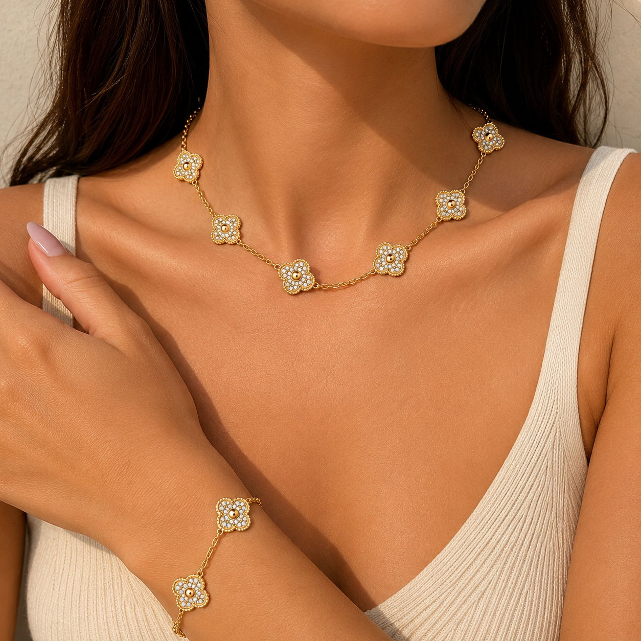 CLOVER | 10 Motive Gold Necklace with Sparkling Clover Details